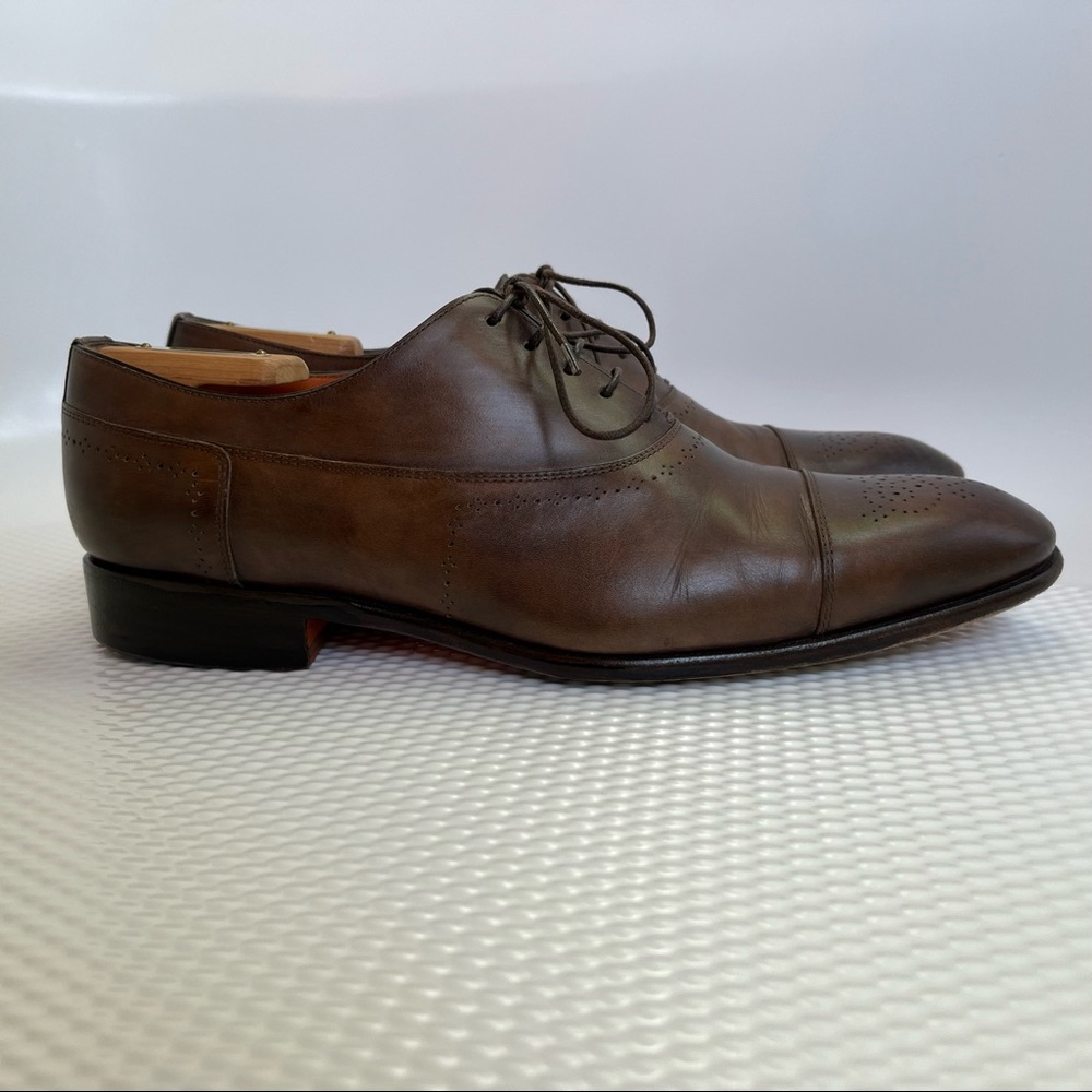 Santoni Fatte a Mano Dress Shoe Brown 9D Perforated Captoe Leather Fits TTS